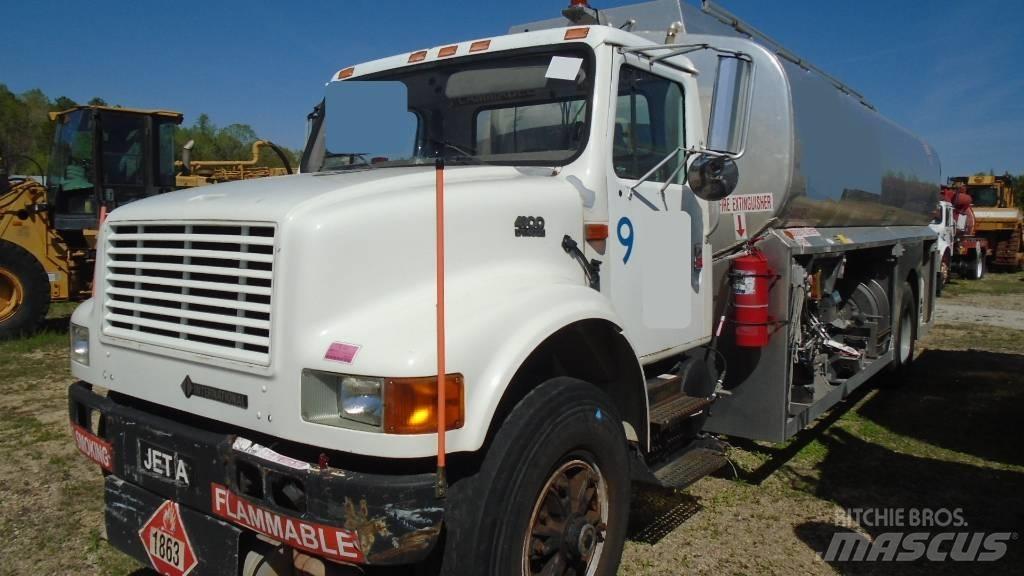 International 4900 Tanker trucks