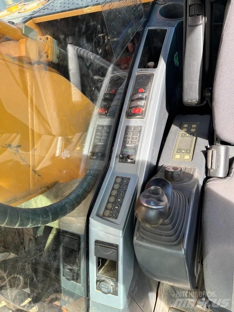 JCB JS 220 LC Crawler excavators