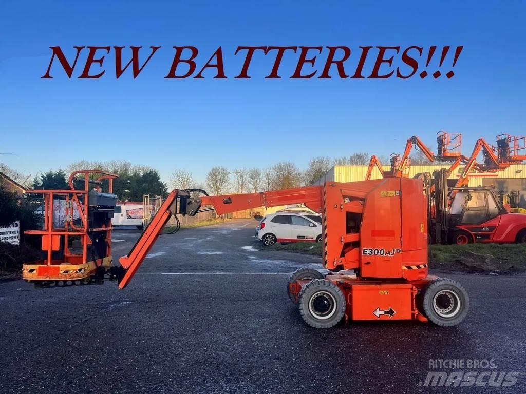 JLG E300AJP Articulated boom lifts