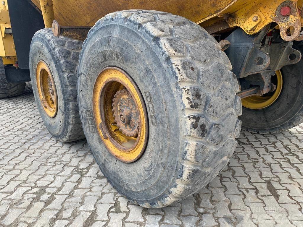 Komatsu HM 300-2 Articulated Haulers