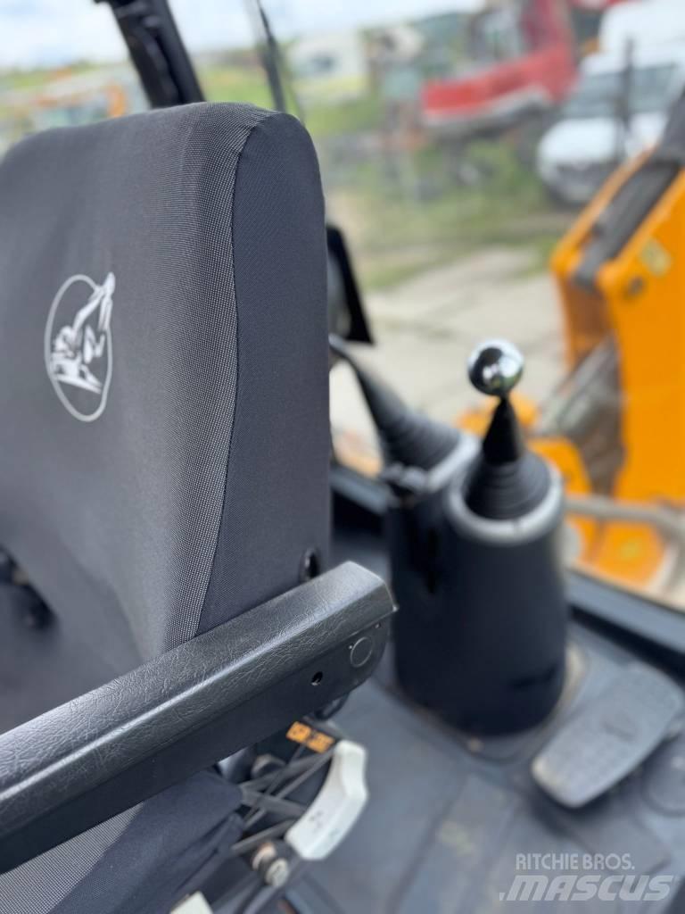 JCB 3CX Backhoe