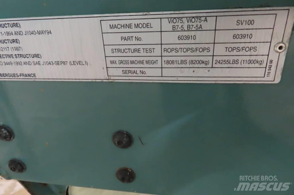 Yanmar Vio 75 Cabins and interior