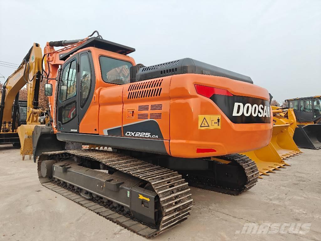 Doosan DX225LCA Crawler excavators
