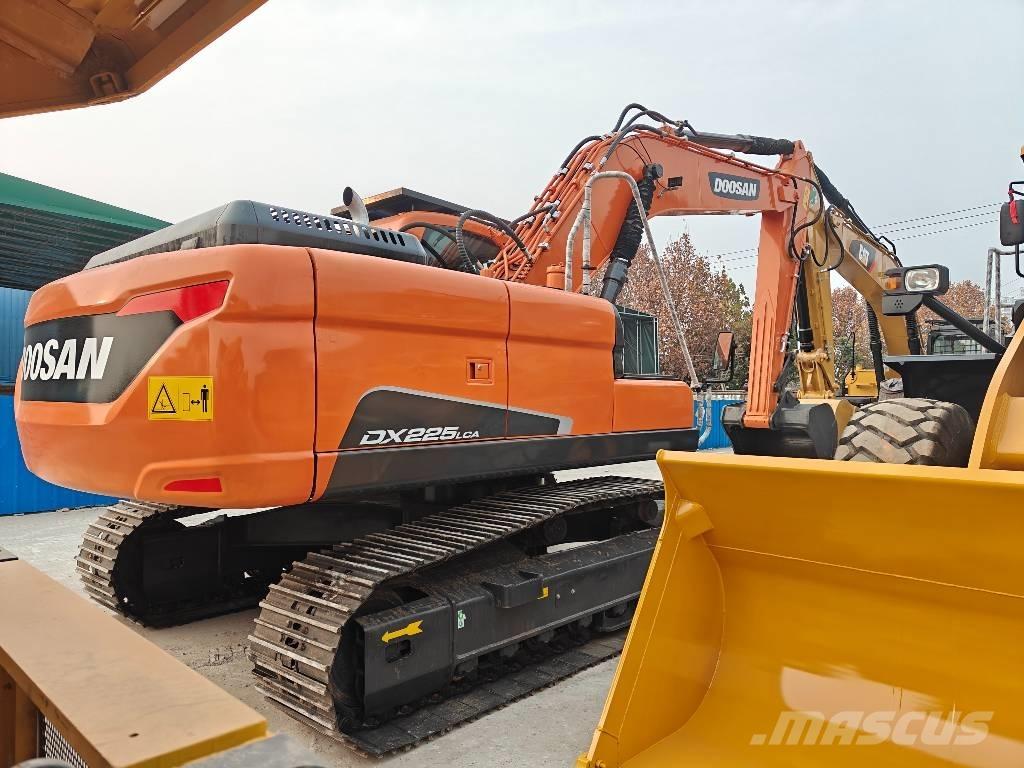 Doosan DX225LCA Crawler excavators