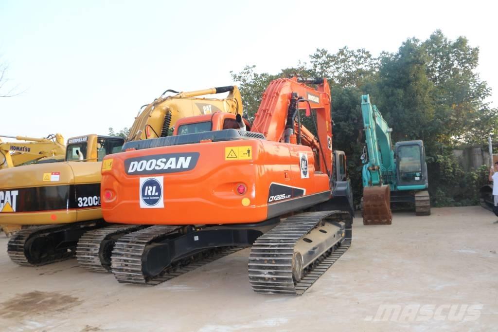 Doosan dx225 Crawler excavators