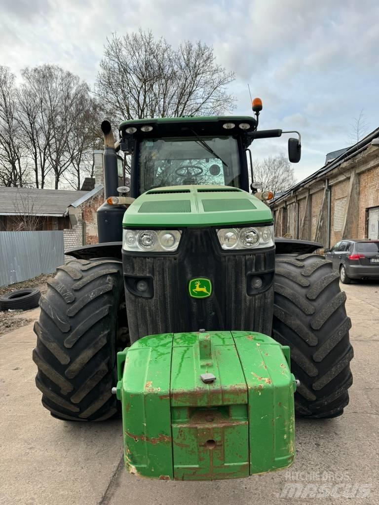 John Deere 8285 R Tractors