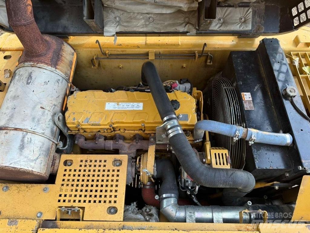 CAT 330CL Crawler excavators