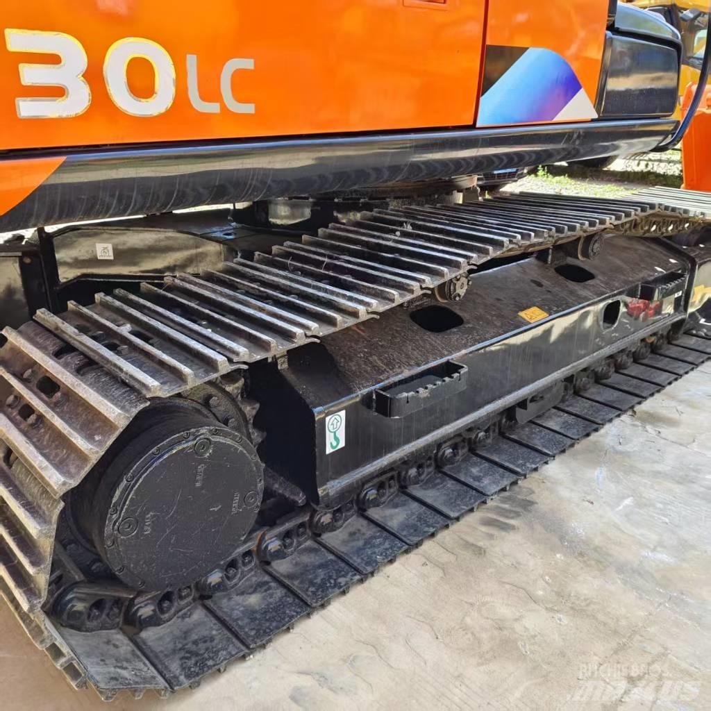 Hitachi ZX 130 Crawler excavators