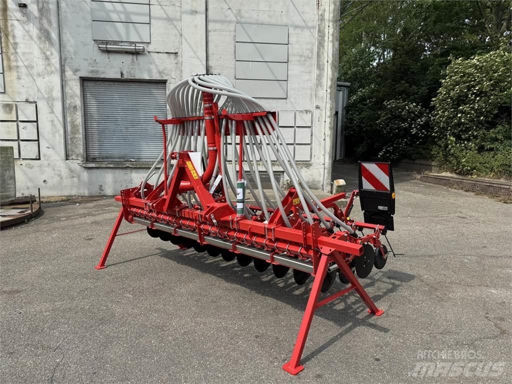 Kverneland CB 3000 Drills