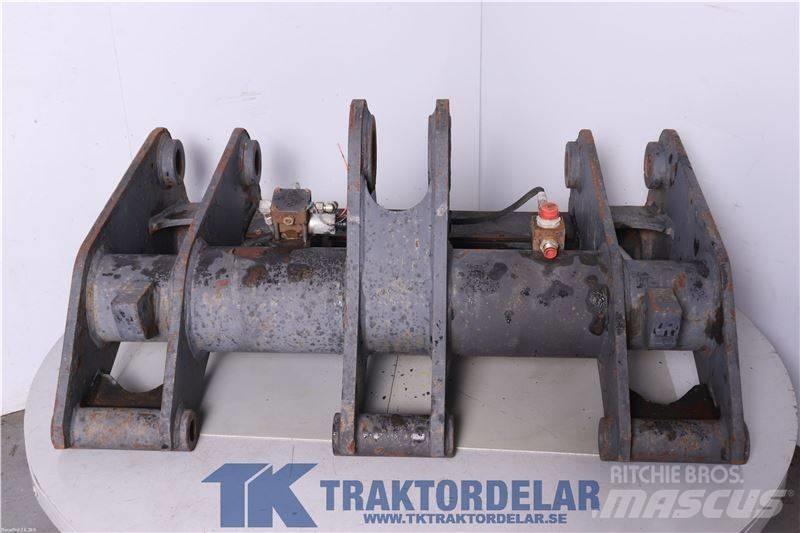 CAT 966 Quick connectors