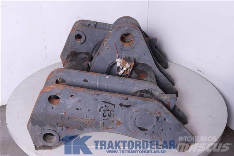 CAT 966 Quick connectors