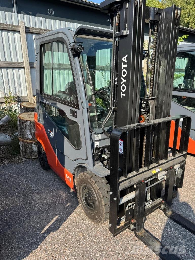 Toyota Tonero 18 Diesel trucks