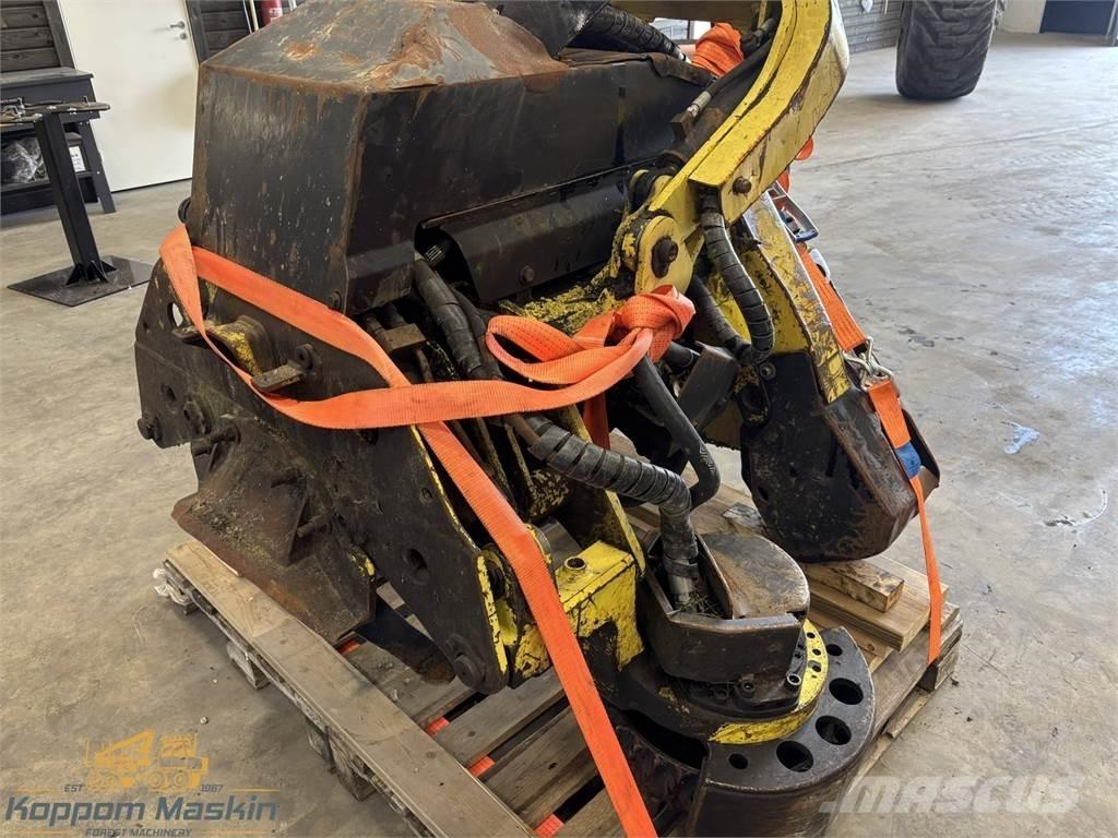 John Deere H480C Harvester heads