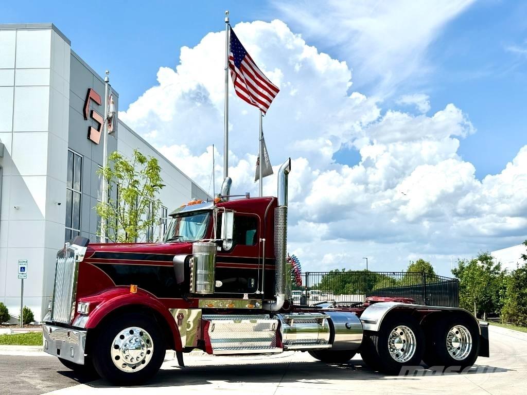 Kenworth W900 Prime Movers