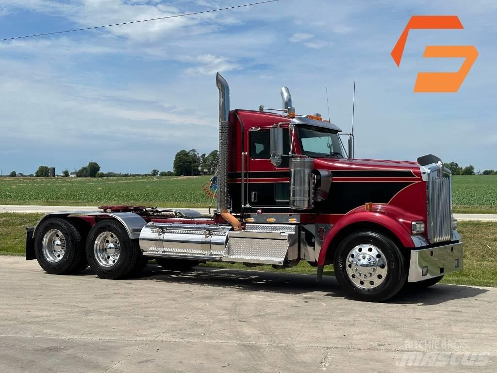 Kenworth W900 Prime Movers