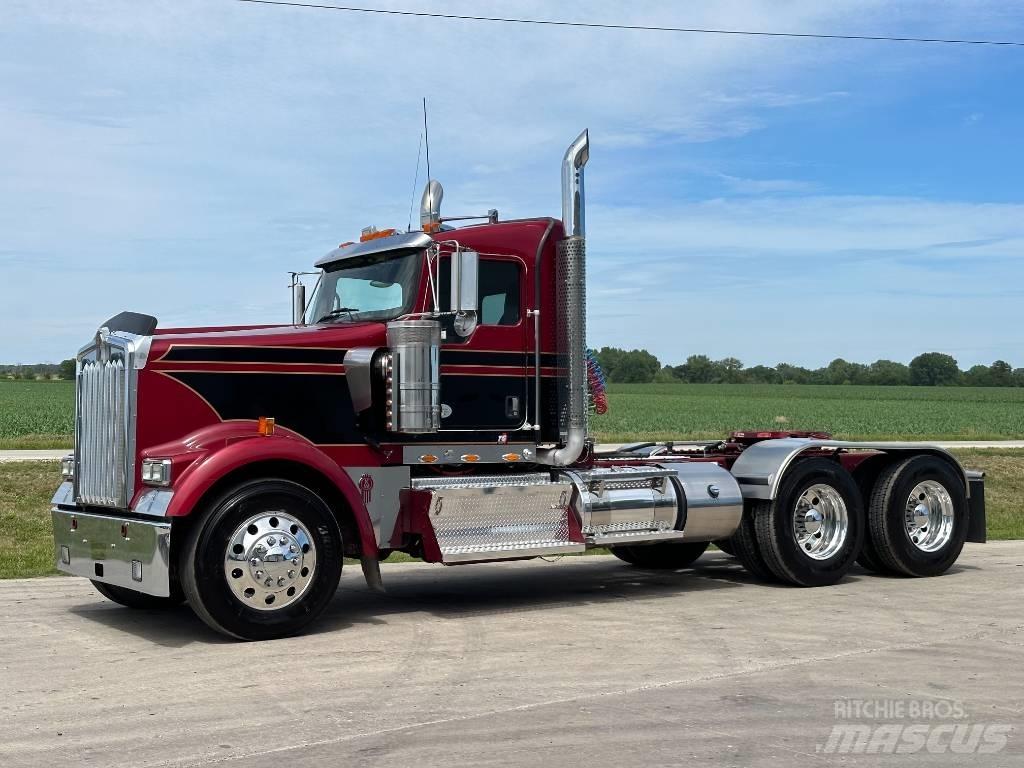 Kenworth W900 Prime Movers