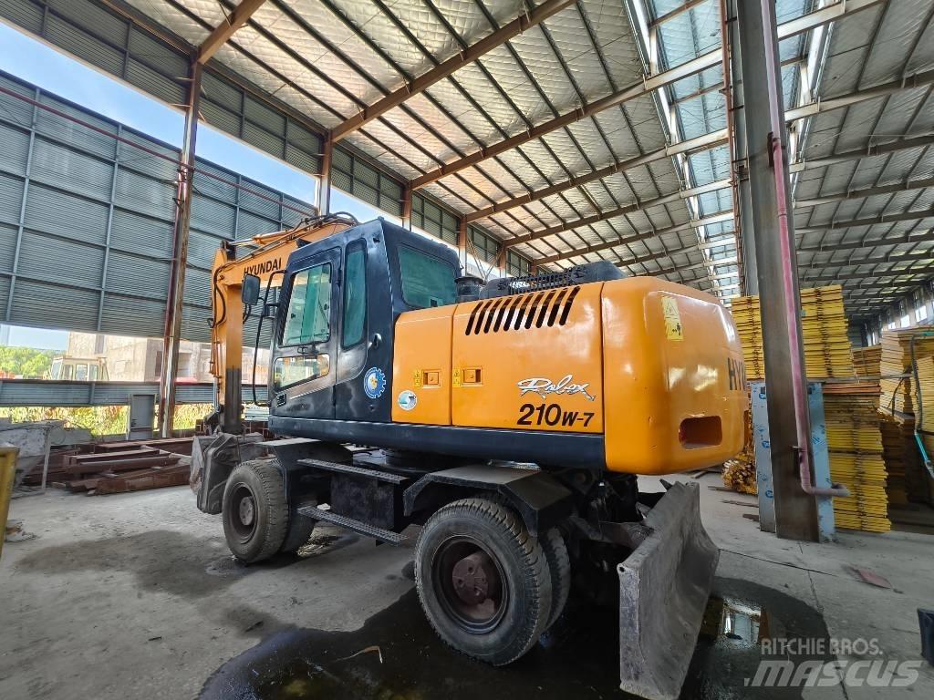 Hyundai R210w-7 Wheeled excavators