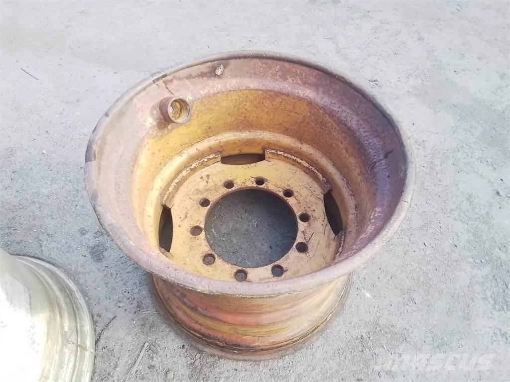 Ösa 250 20x26,5 Tyres, wheels and rims