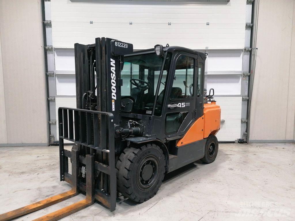 Doosan G45SC-7 LPG trucks