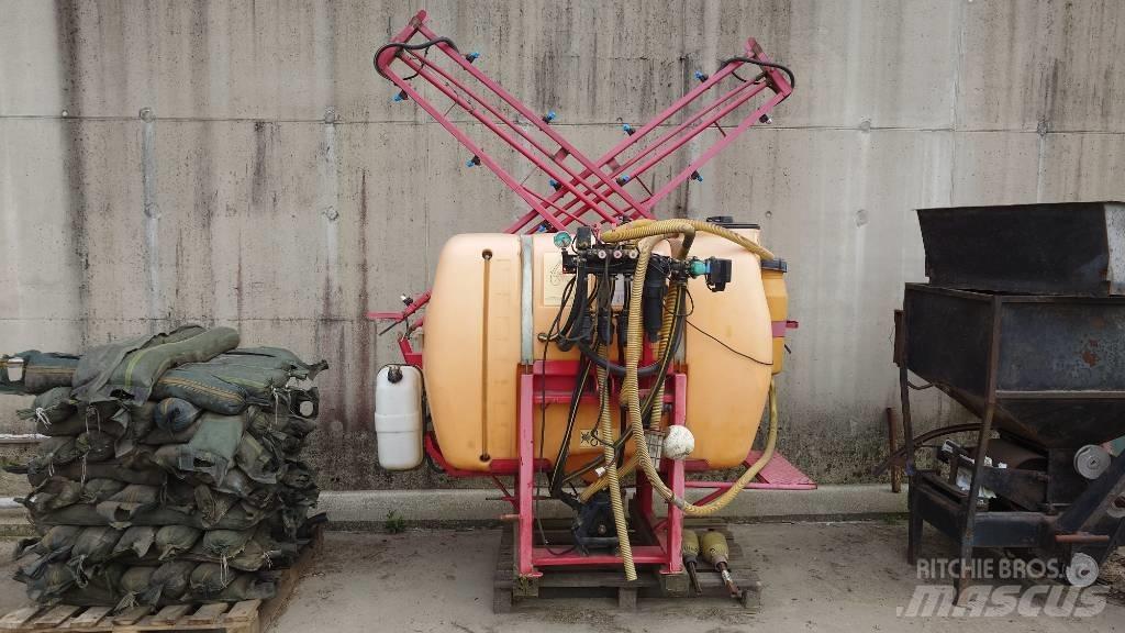 Junkkari 87900 Mounted sprayers
