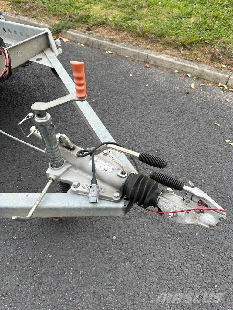  MOTIV TC3000 Light trailers