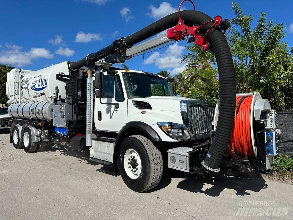 International 7500 Commercial vehicle