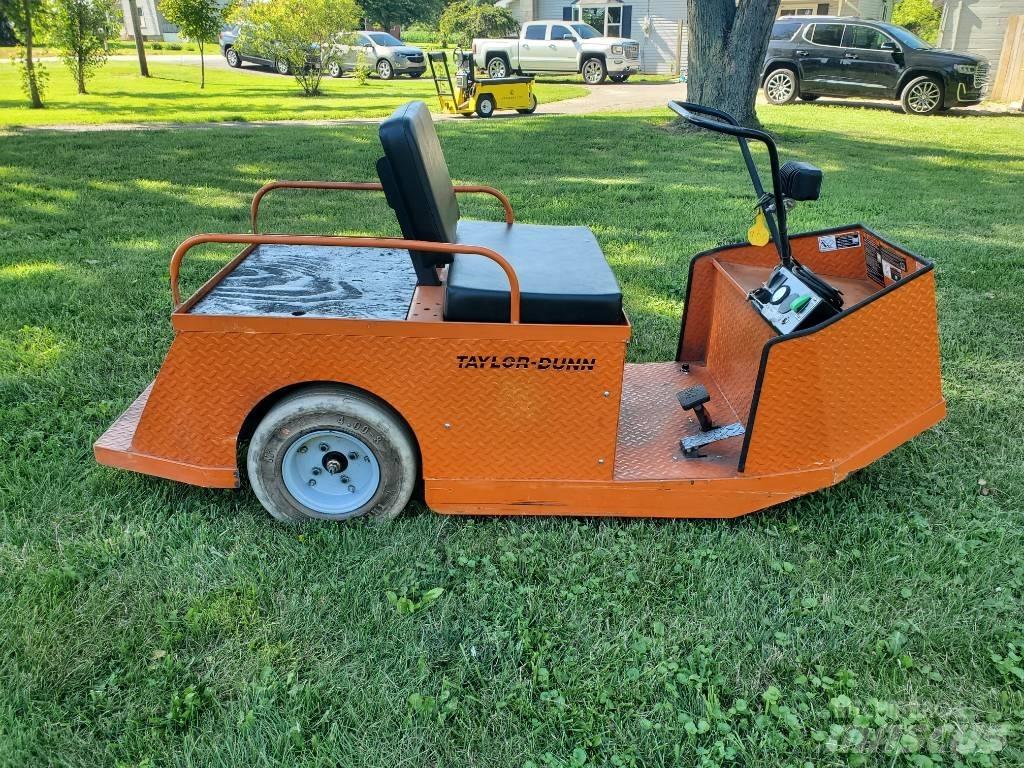 Taylor-Dunn SS536 Tow truck