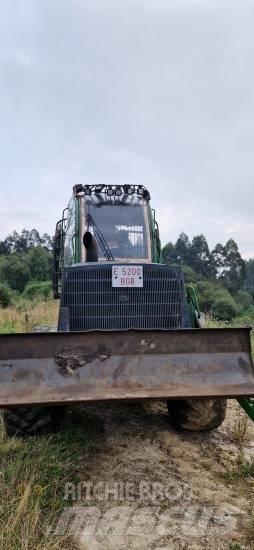 John Deere 1210 E Forwarders