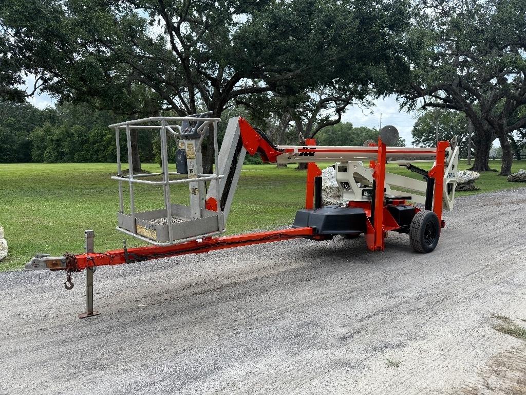 JLG T 500 J Trailer mounted platforms