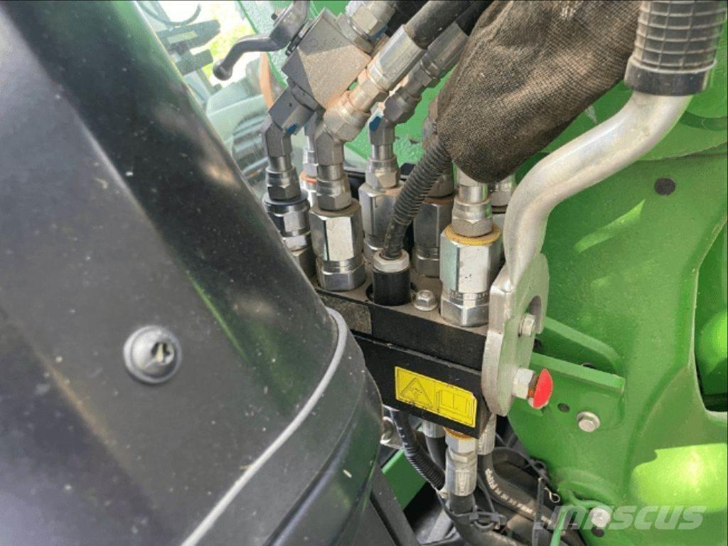 John Deere 6120 M Tractors