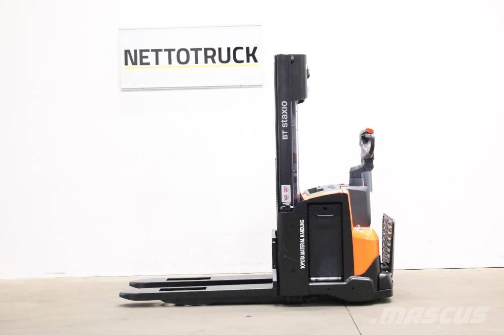 Toyota SWE 120 L Pedestrian stacker