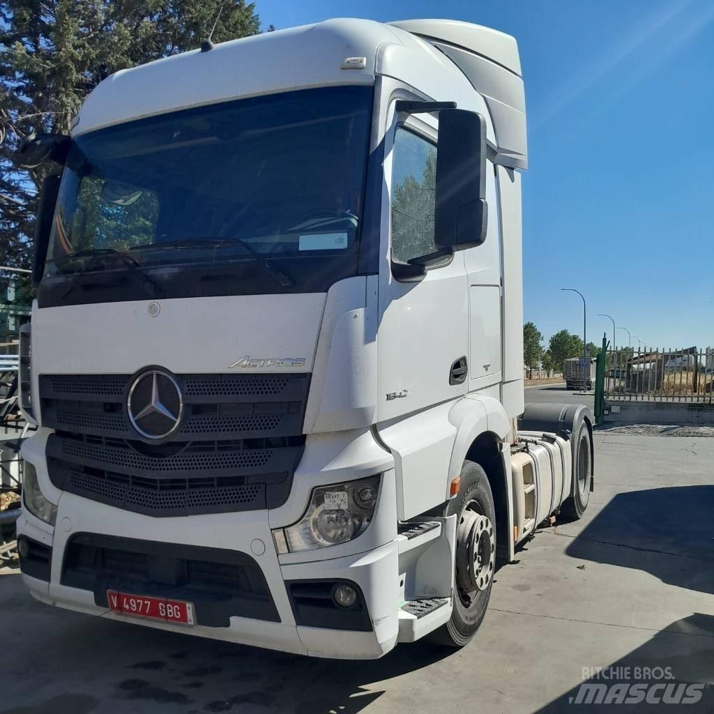 Mercedes-Benz 1842 Prime Movers