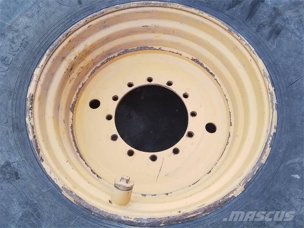 Rottne H20 20x34 Tyres, wheels and rims