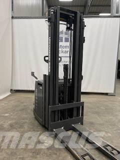 Atlet PSP160 Pedestrian stacker