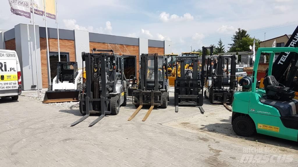 Nissan UGL02A35DU LPG trucks