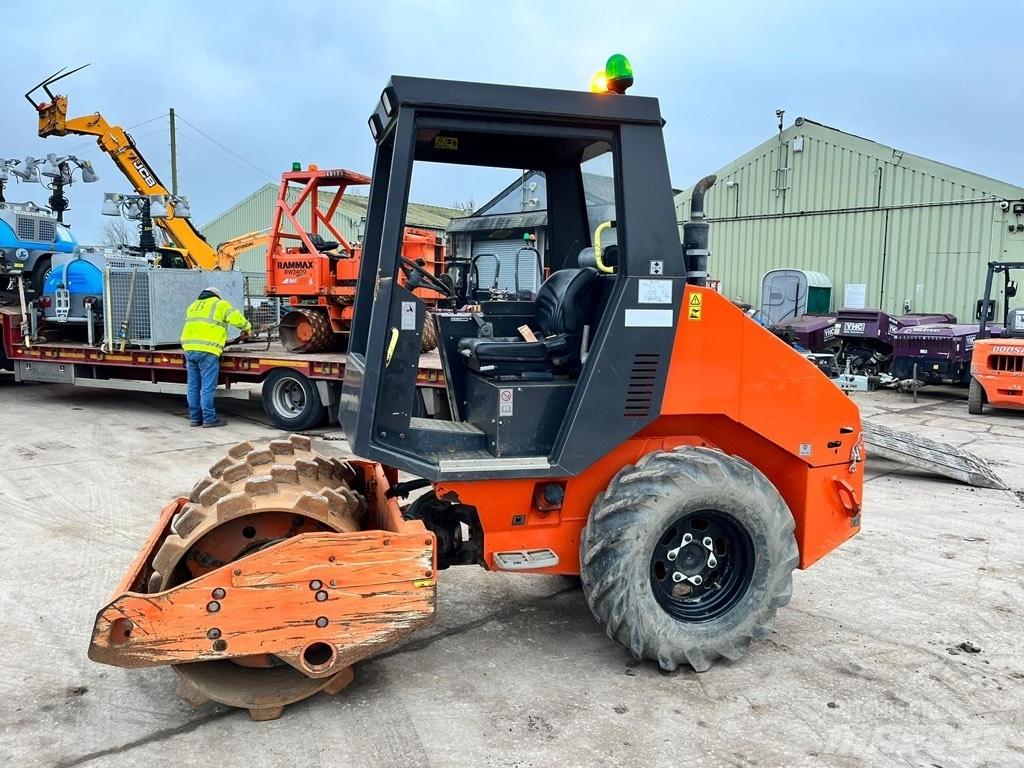 Ammann ASC 30 Single drum rollers