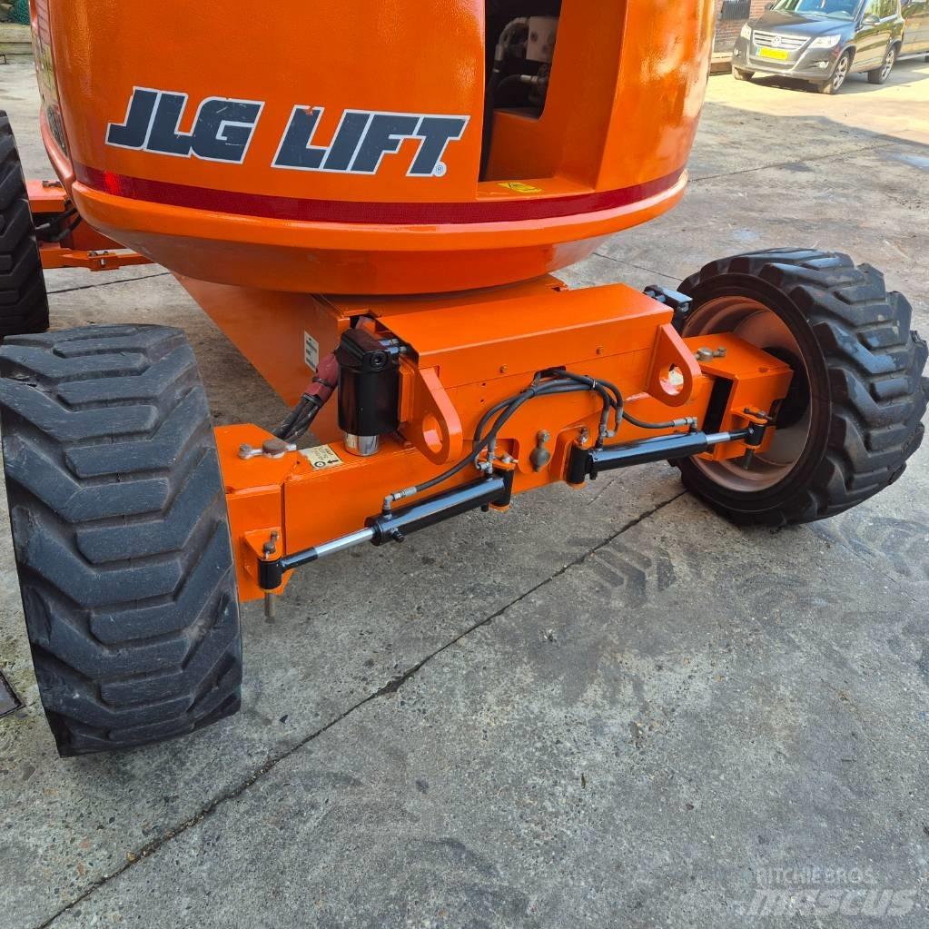 JLG 600 AJ Articulated boom lifts