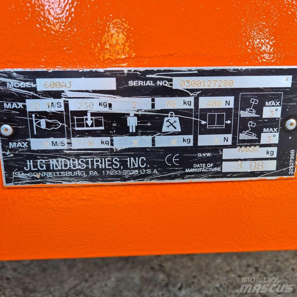 JLG 600 AJ Articulated boom lifts