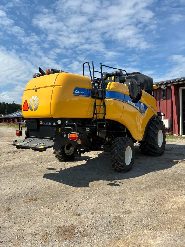 New Holland CX 5080 Combine harvesters