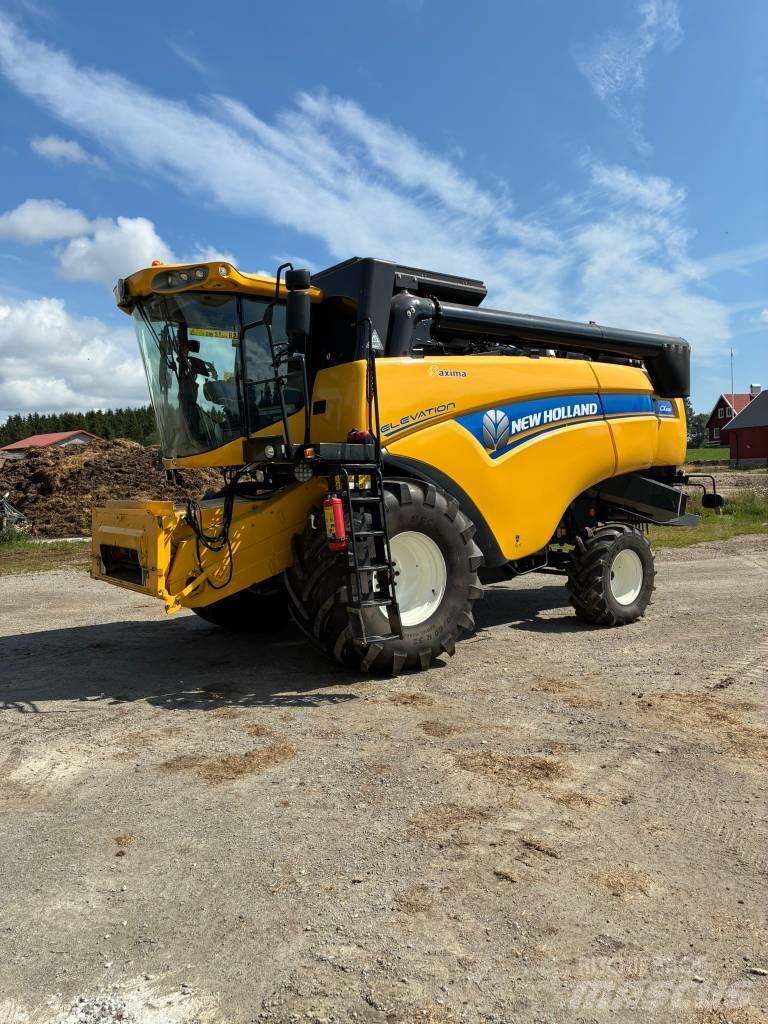 New Holland CX 5080 Combine harvesters