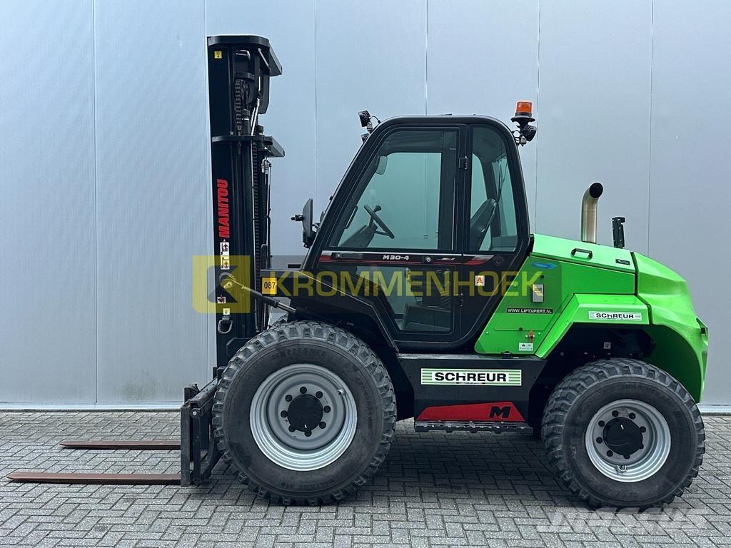 Manitou M30-4 Rough terrain truck