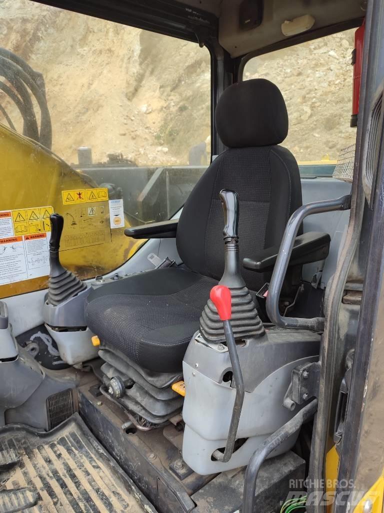 Komatsu PC 228 LC-3 Crawler excavators