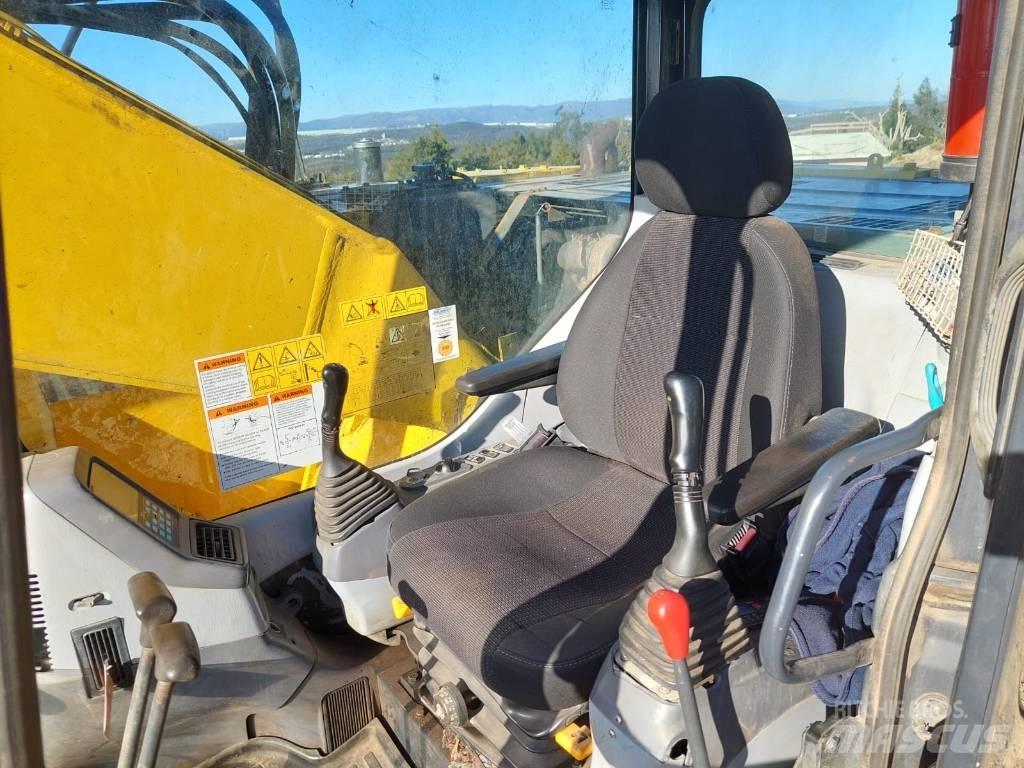 Komatsu PC 228 LC-3 Crawler excavators