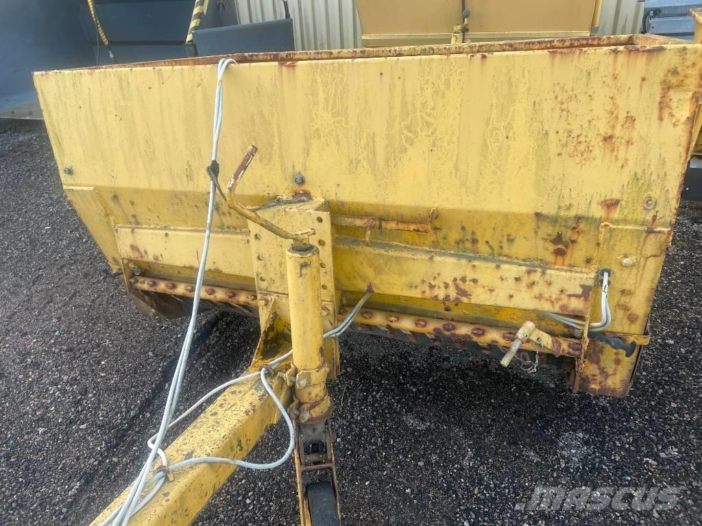  Ströman SKE 12/2 Sand and salt spreaders