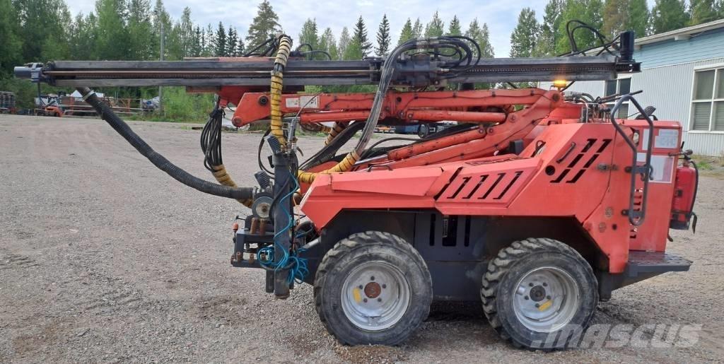 Sandvik DC 121R Surface drill rigs