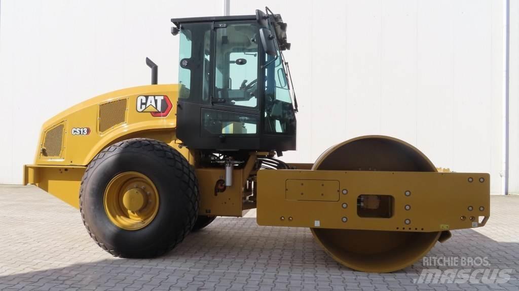 CAT CS13 Single drum rollers