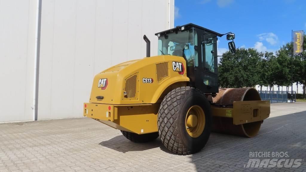 CAT CS13 Single drum rollers