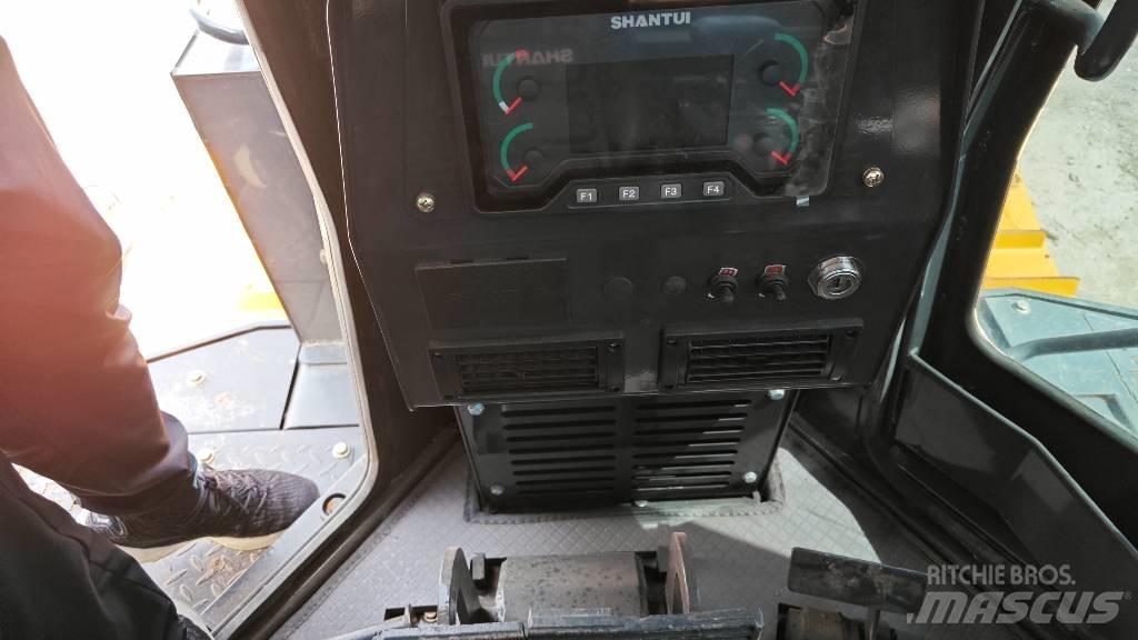 Shantui SD 22 Crawler dozers
