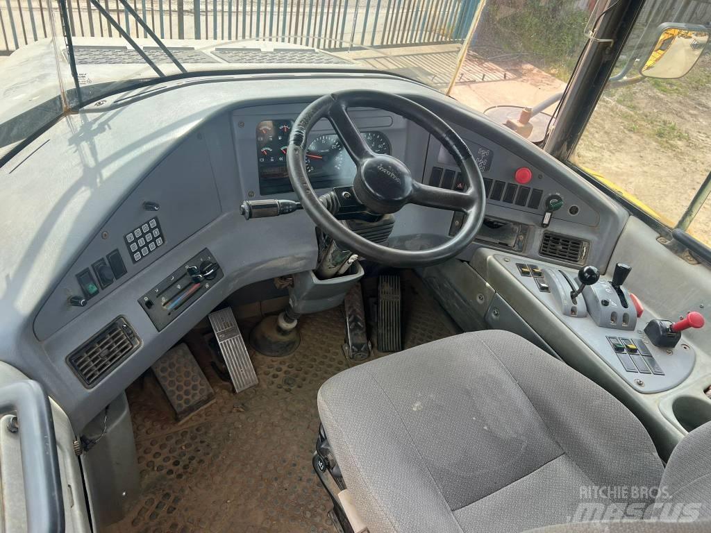 Volvo A 25 D Articulated Haulers