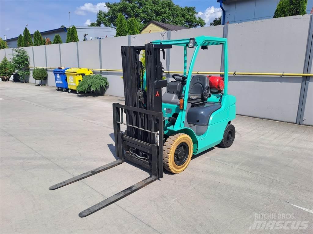 Mitsubishi FG25N LPG trucks